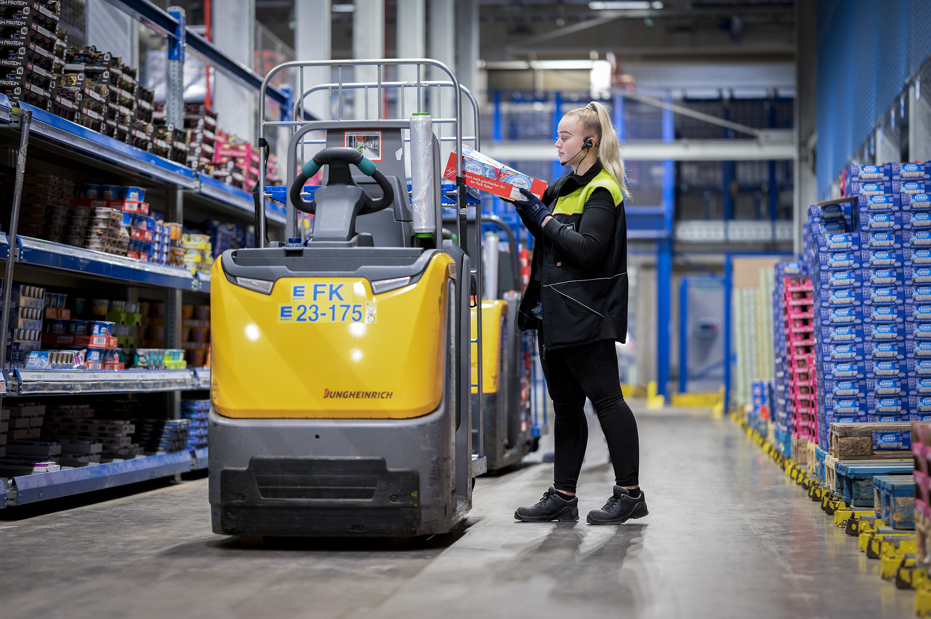 Lauenau, Logistik, Kommissionierung