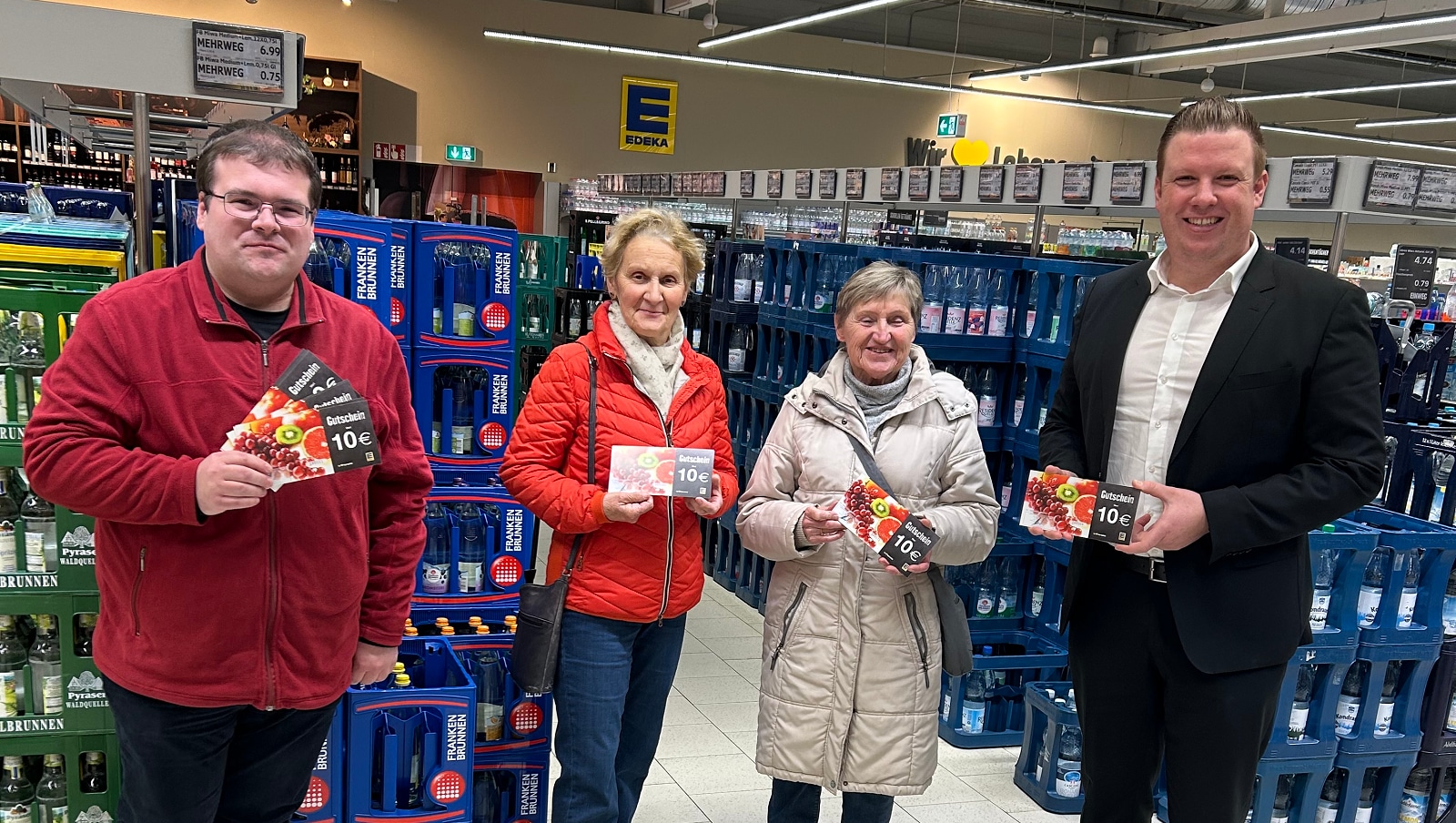 Tafel Eichstätt (v.l. ML EC EI Stefan Degen, Anneliese Griesbeck-Zöpfl, Brunhilde Radke, Franz Käs BL)